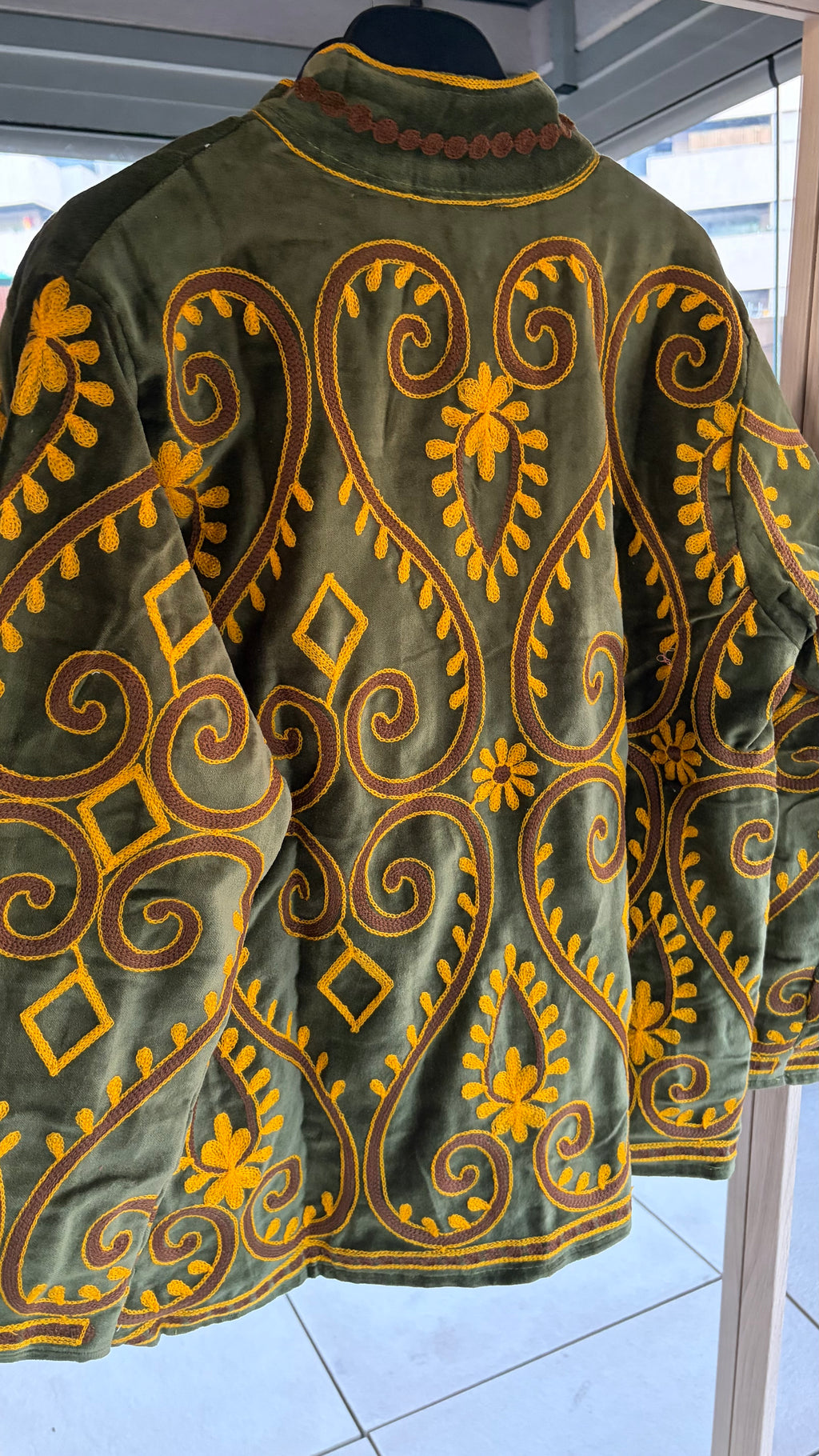 Chaqueta suzani caqui