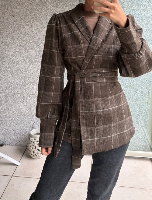 Blazer cuadros fajín marrón