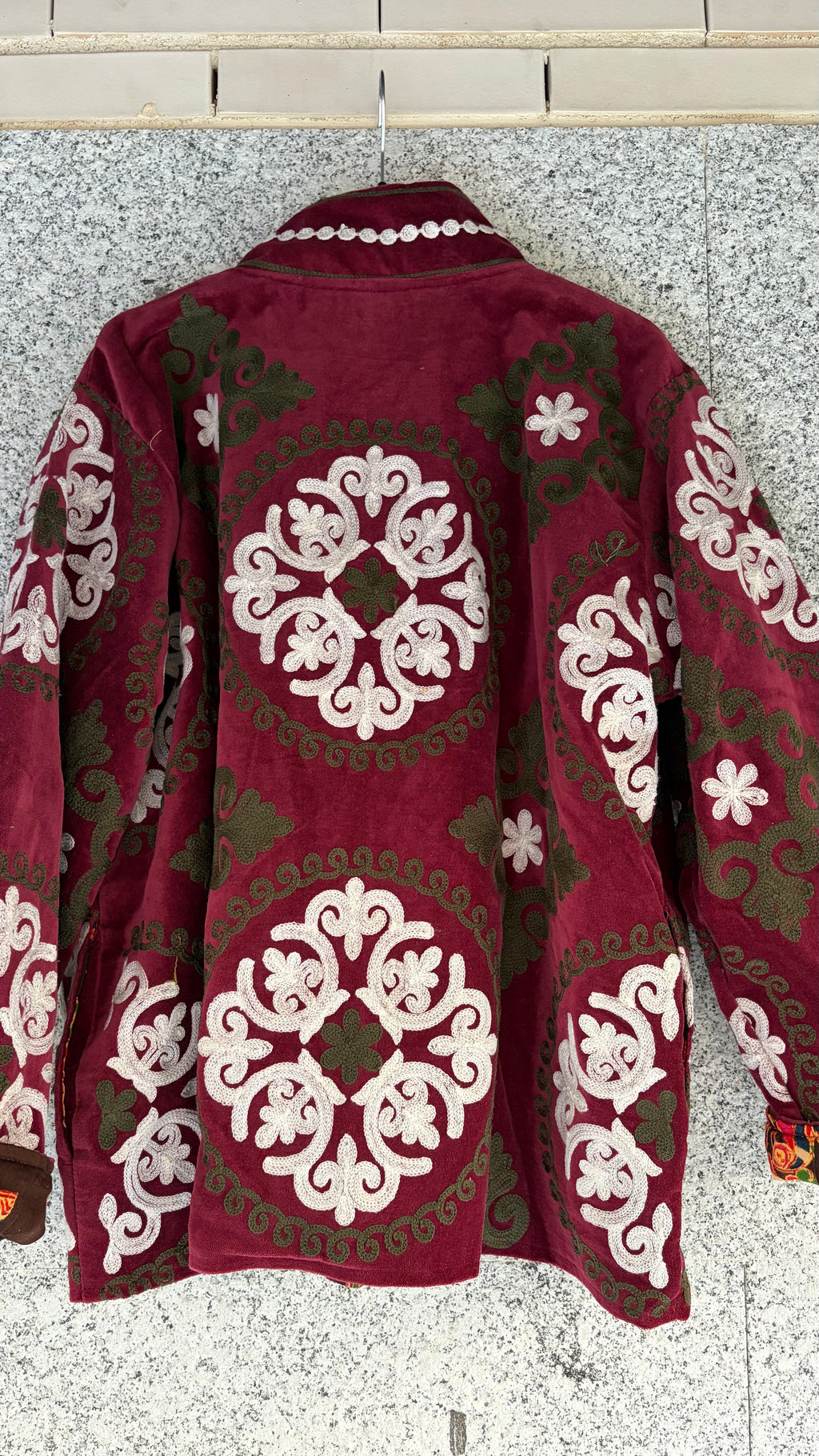 Chaqueta suzani Burdeos