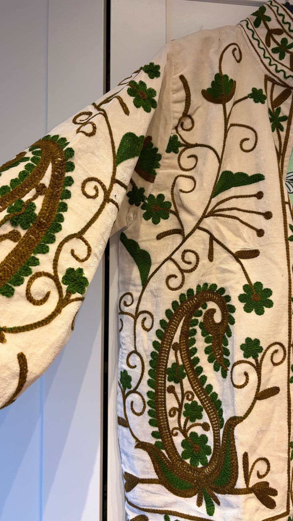 Chaqueta Suzani crudo